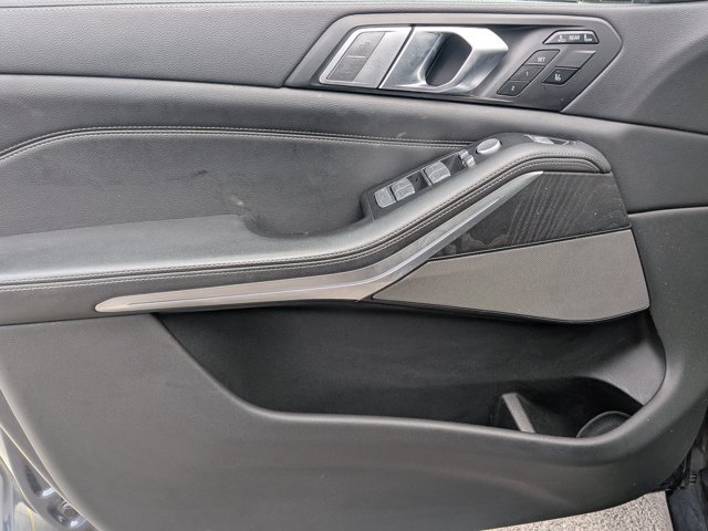 Used 2019 BMW X7 xDrive40i w/ Cold Weather Package AWD/4WD image 11