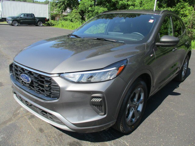 Certified 2023 Ford Escape ST-Line w/ Tech Pack #1 AWD/4WD image 4