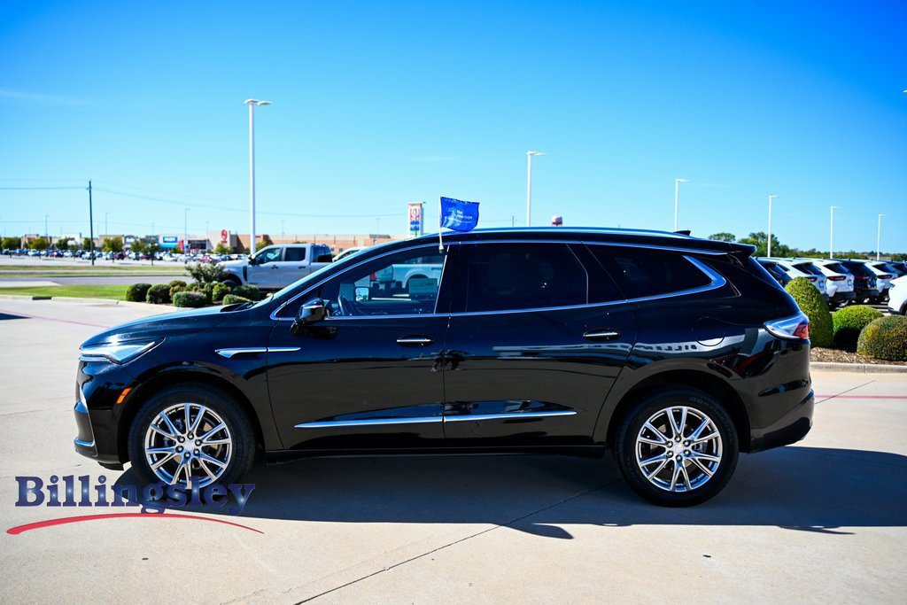 Used 2022 Buick Enclave Essence w/ Experience Buick Package image 2