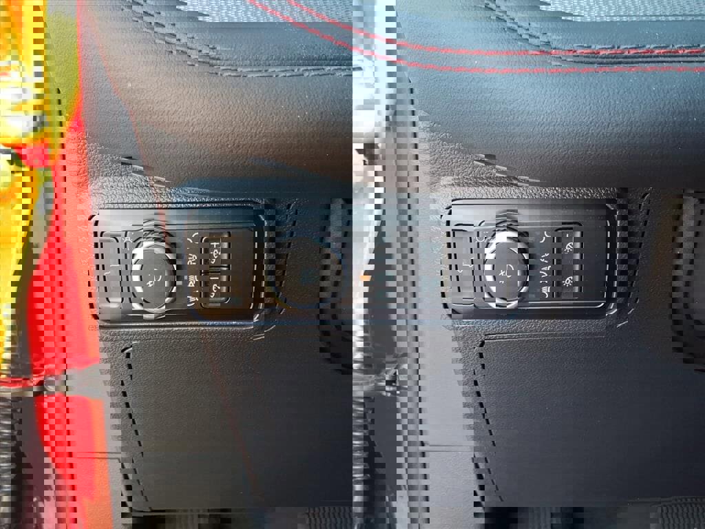 Certified 2025 Ford Explorer ST-Line w/ Premium Package image 19