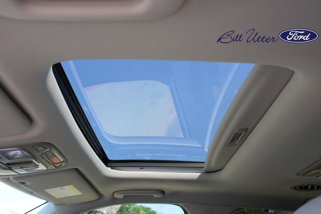 Used 2025 Kia Telluride EX w/ EX Captain's Chair Package FWD image 17