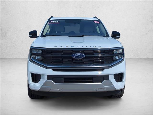 Certified 2025 Ford Expedition Max Platinum AWD/4WD image 4
