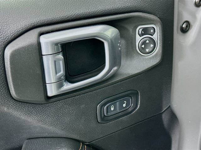 Used 2022 Jeep Gladiator Mojave w/ LED Lighting Group AWD/4WD image 25