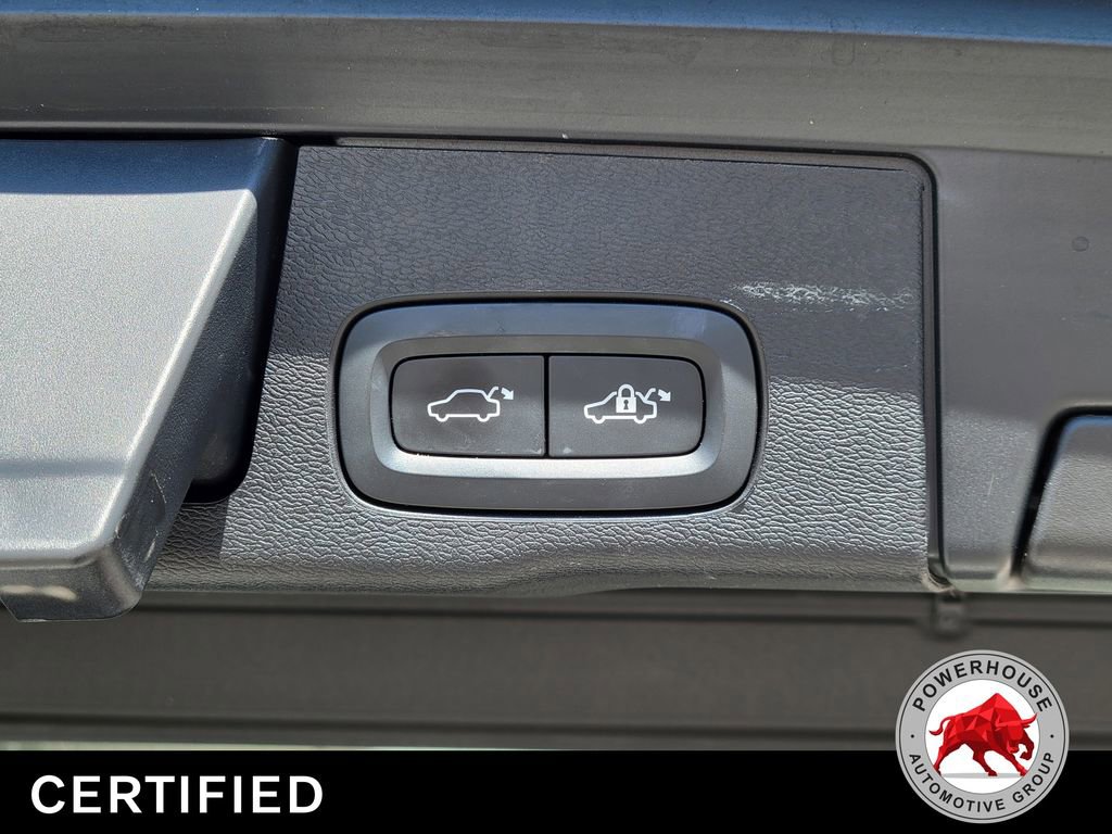 Used 2024 Volvo XC60 B5 Plus AWD/4WD image 15