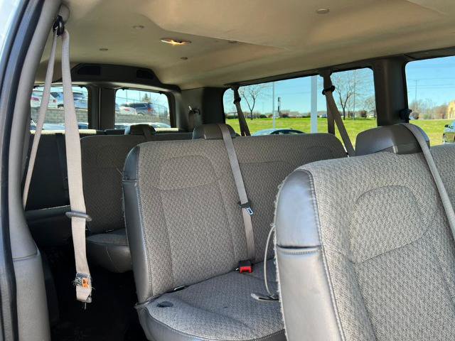 Used 2025 Chevrolet Express 3500 LT w/ LT Preferred Equipment Group RWD image 5