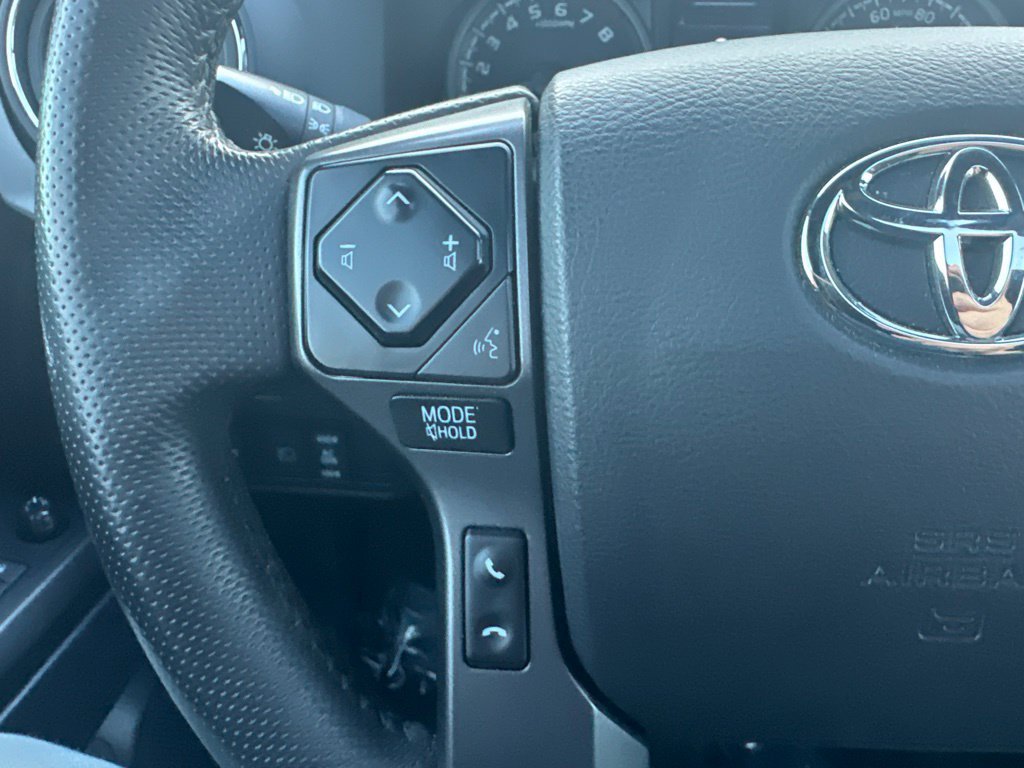 Used 2022 Toyota Tacoma TRD Off-Road w/ TRD Premium Off Road Package AWD/4WD image 41