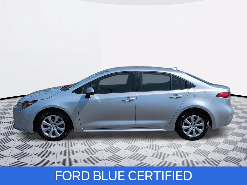 Used 2024 Toyota Corolla LE FWD image 2