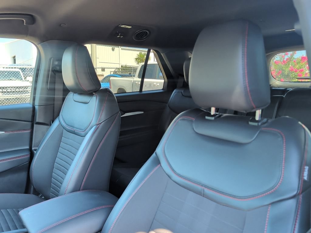 Certified 2026 Ford Explorer ST-Line w/ ST-Line Street Pack RWD image 7