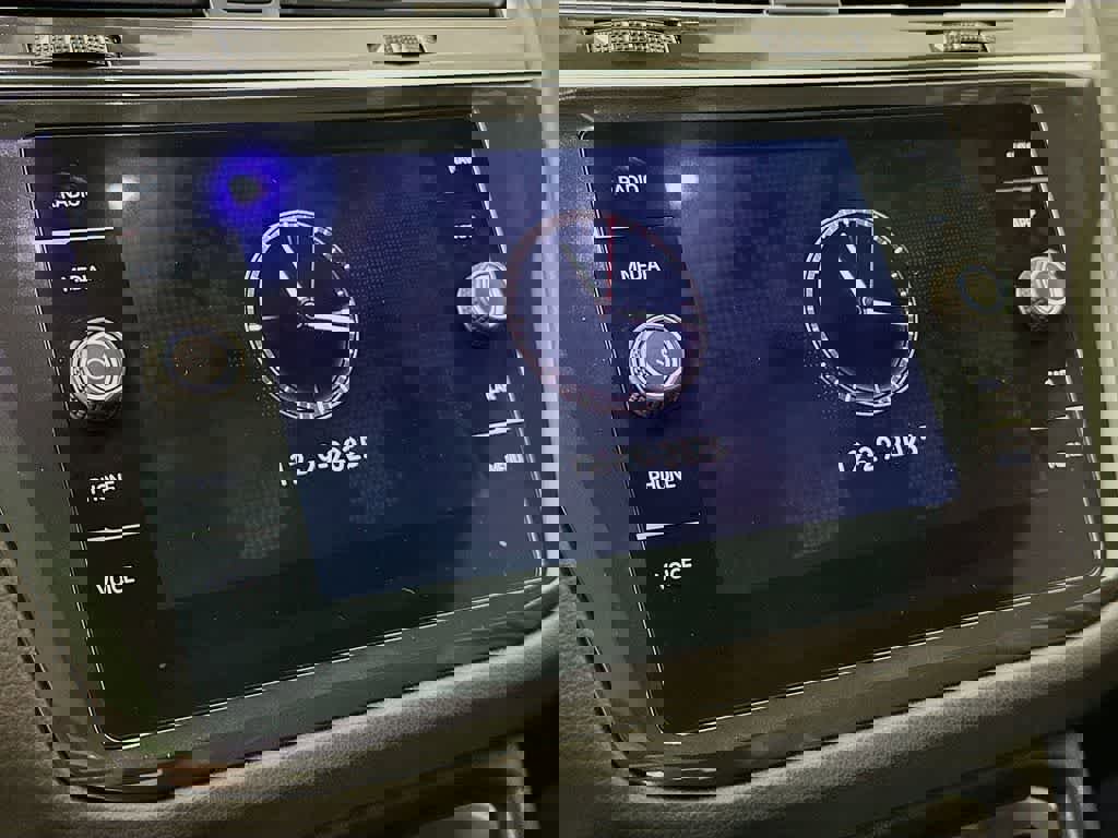 Used 2022 Volkswagen Tiguan SEL R-Line image 20