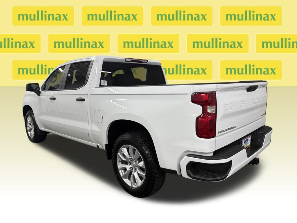 Used 2025 Chevrolet Silverado 1500 Custom image 5
