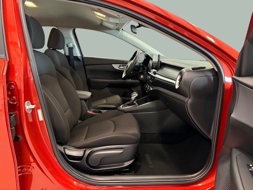 Used 2022 Kia Forte LXS FWD image 10