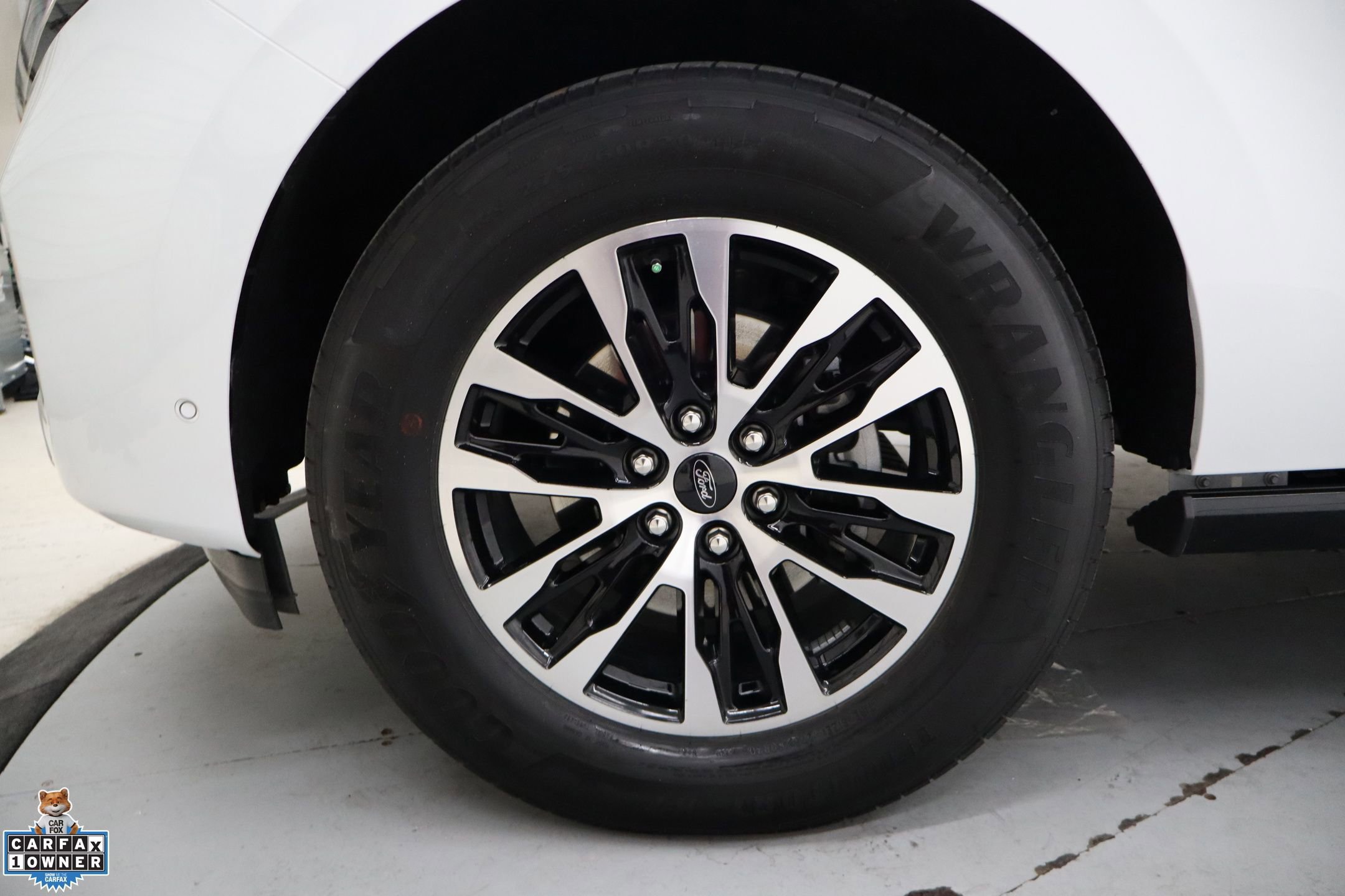 Certified 2025 Ford Expedition Max Platinum image 10