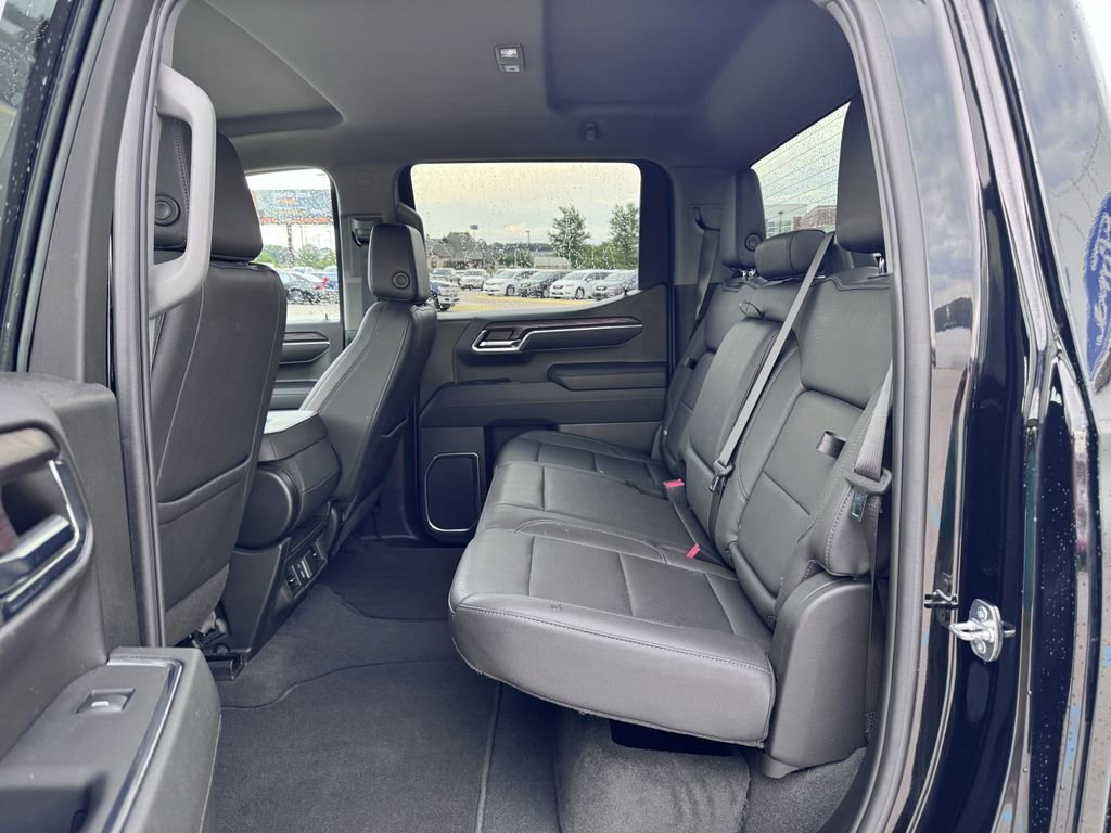 Used 2024 GMC Sierra 1500 SLT image 27