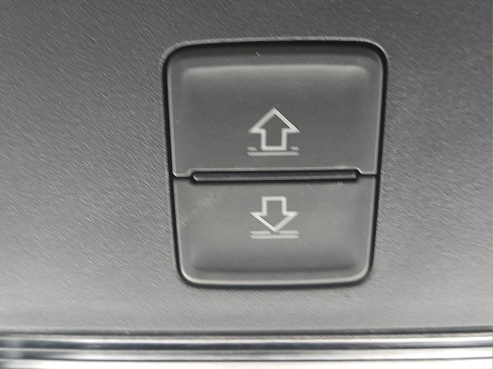 Used 2022 Volkswagen Atlas Cross Sport SEL Premium R-Line image 16