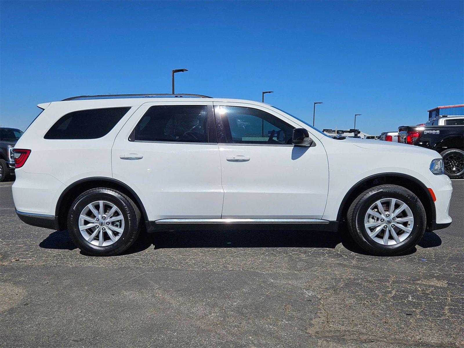 Used 2023 Dodge Durango SXT Launch Edition image 4