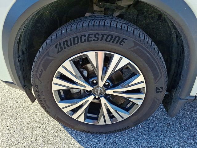 Used 2023 Nissan Rogue SV w/ SV Premium Package image 29