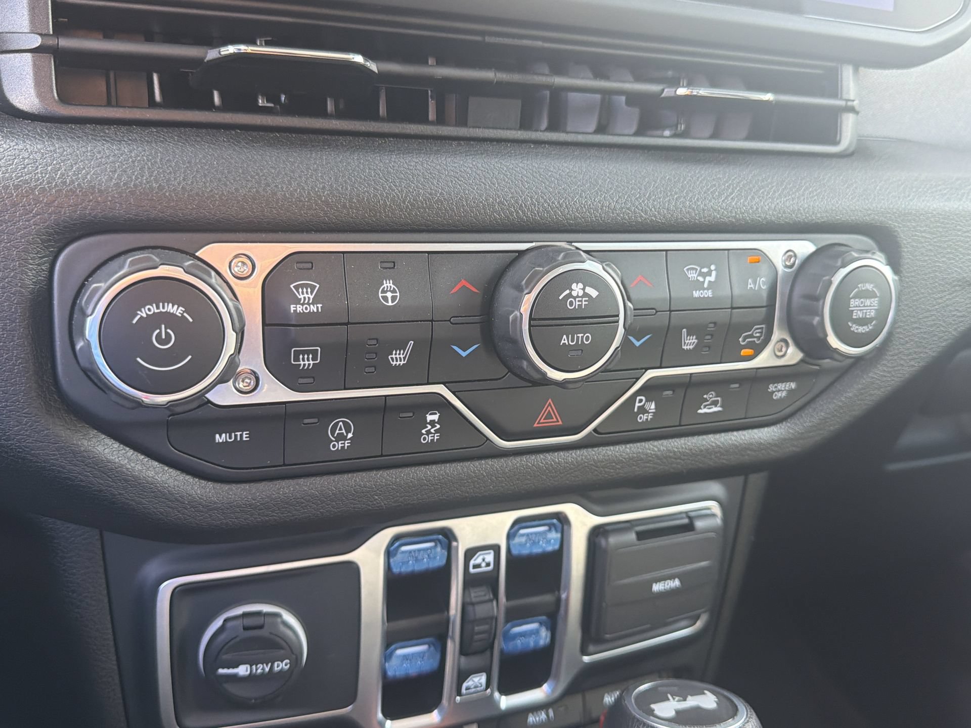 Used 2025 Jeep Wrangler Unlimited Sport AWD/4WD image 22