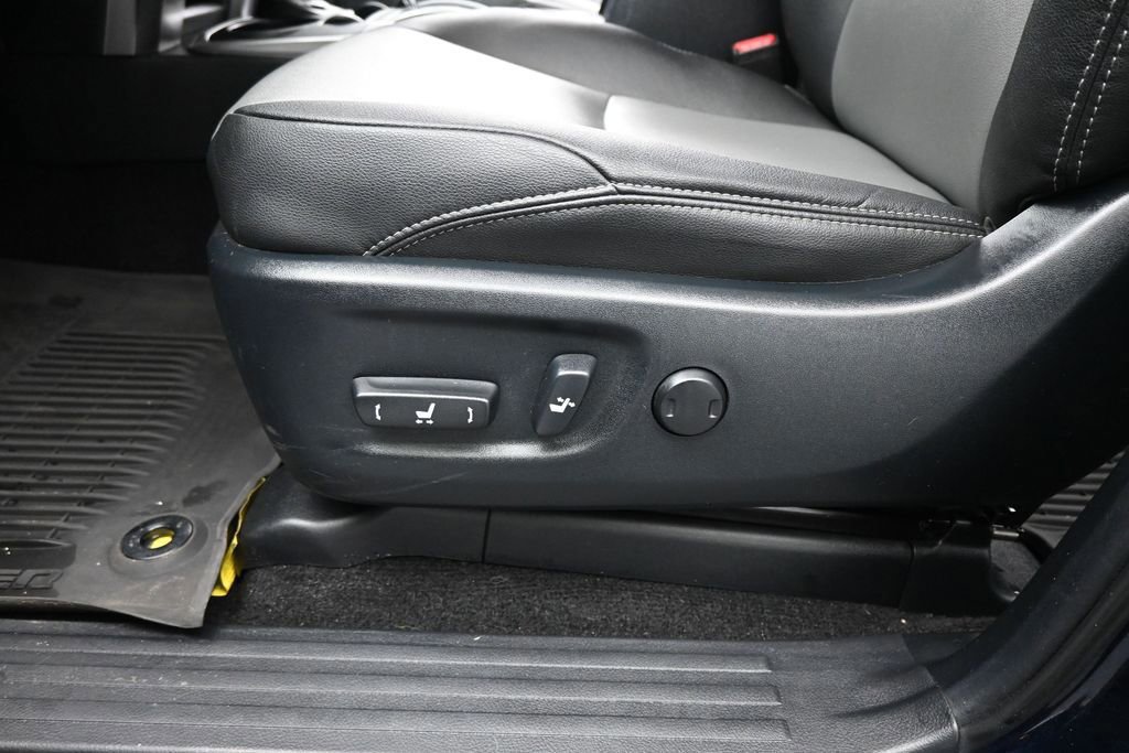 Used 2022 Toyota 4Runner SR5 Premium w/ Moonroof Package AWD/4WD image 38