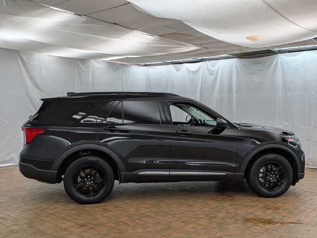 Certified 2025 Ford Explorer Active AWD/4WD image 8