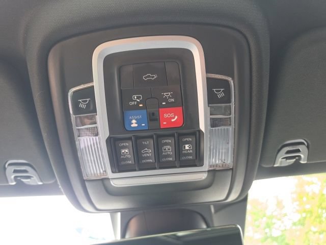 Used 2021 RAM 1500 Limited AWD/4WD image 16