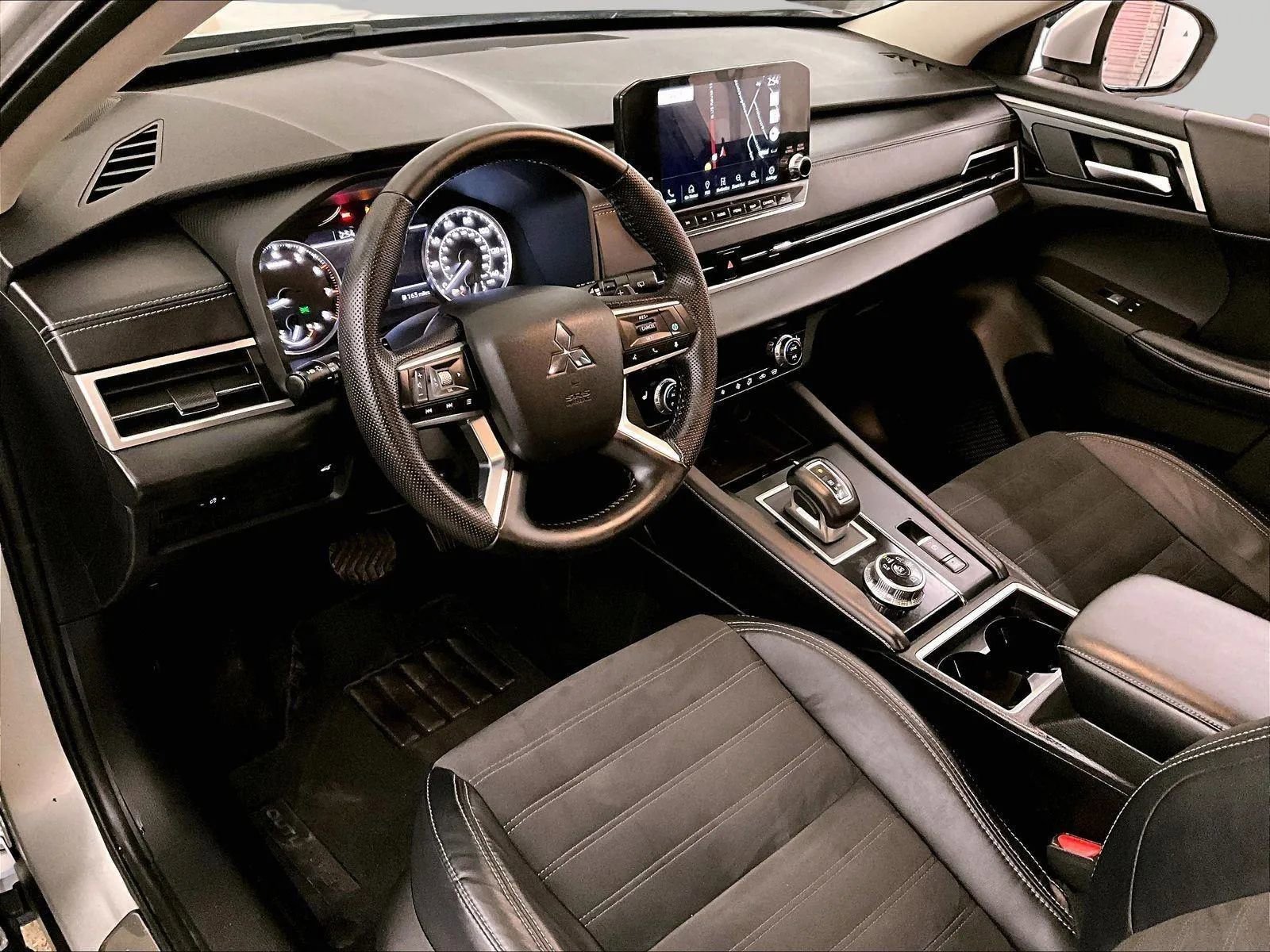 Used 2022 Mitsubishi Outlander SE AWD/4WD image 12