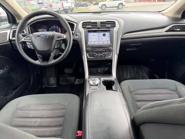 Certified 2018 Ford Fusion SE w/ Fusion SE Technology Package FWD image 6