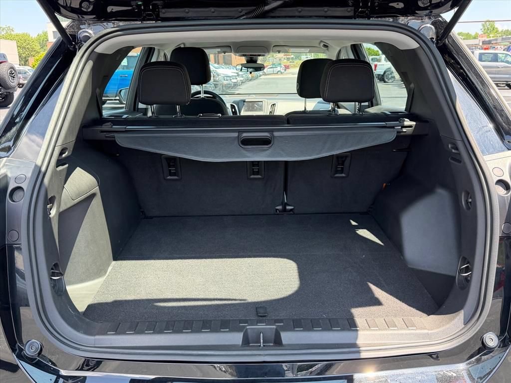 Used 2023 Chevrolet Equinox LS AWD/4WD image 15