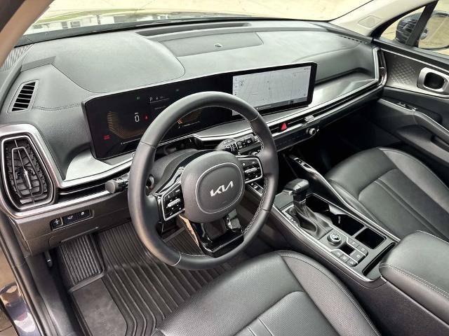 Used 2025 Kia Sorento EX w/ Panoramic Sunroof Package FWD image 20