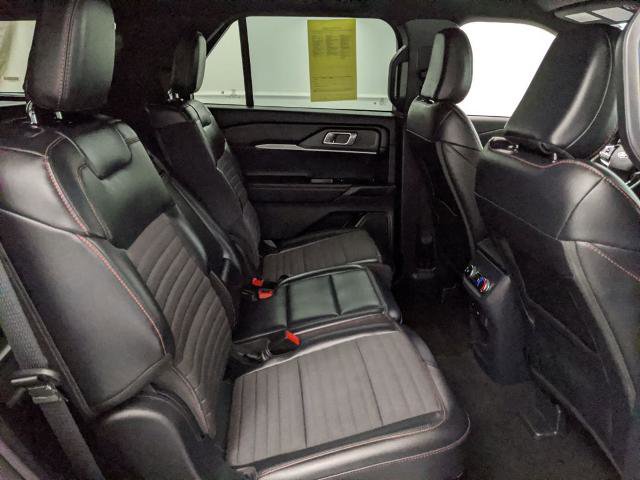 Certified 2025 Ford Explorer ST-Line w/ ST-Line Street Pack image 27