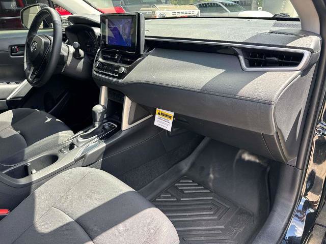 Used 2025 Toyota Corolla Cross LE FWD image 12