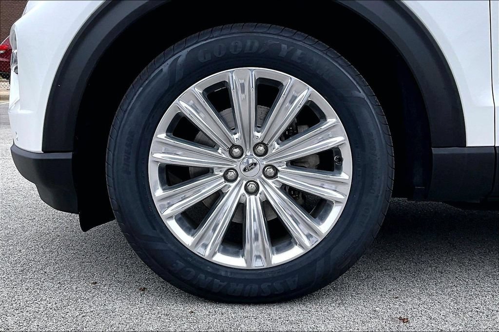Certified 2023 Ford Explorer Limited w/ Limited Technology Package AWD/4WD image 9