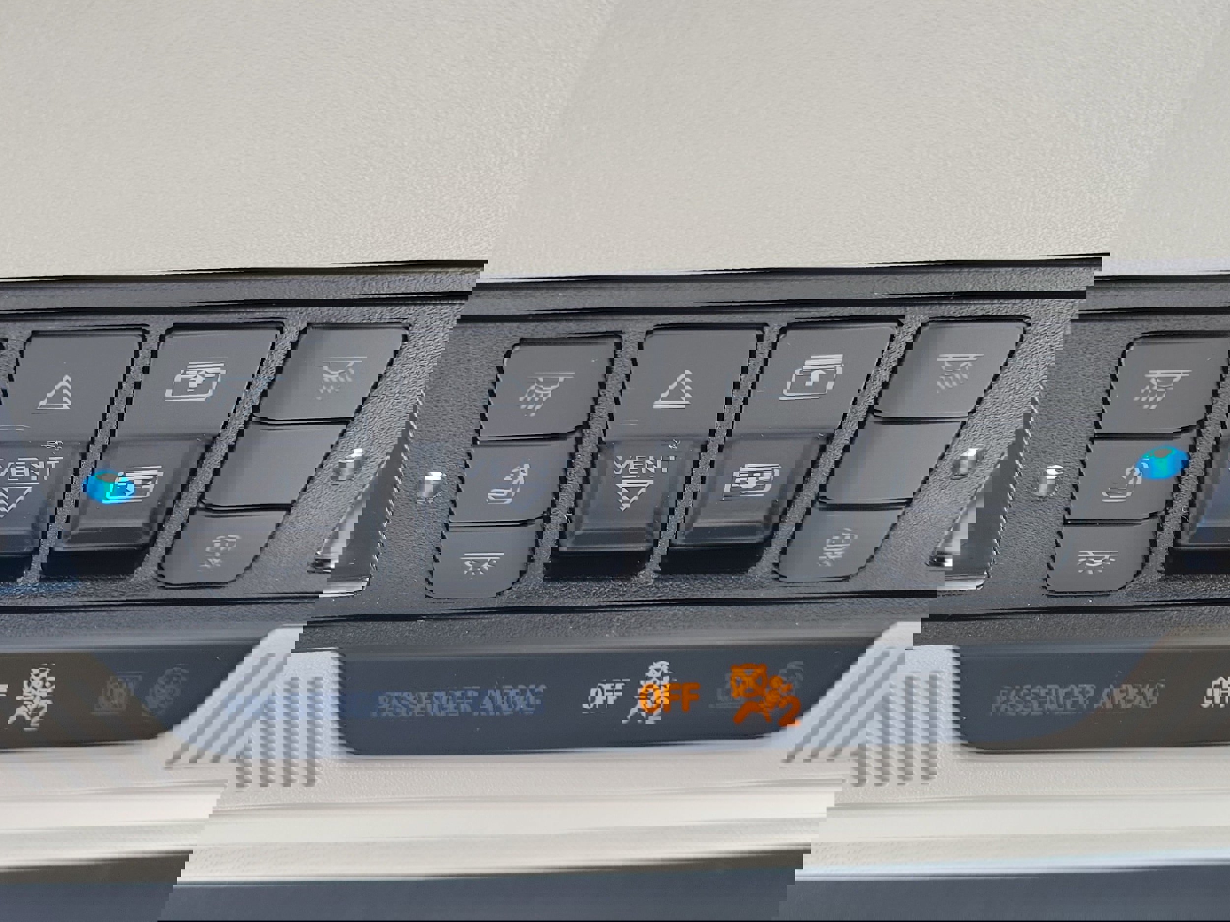 Certified 2025 Ford Expedition Max Platinum image 39