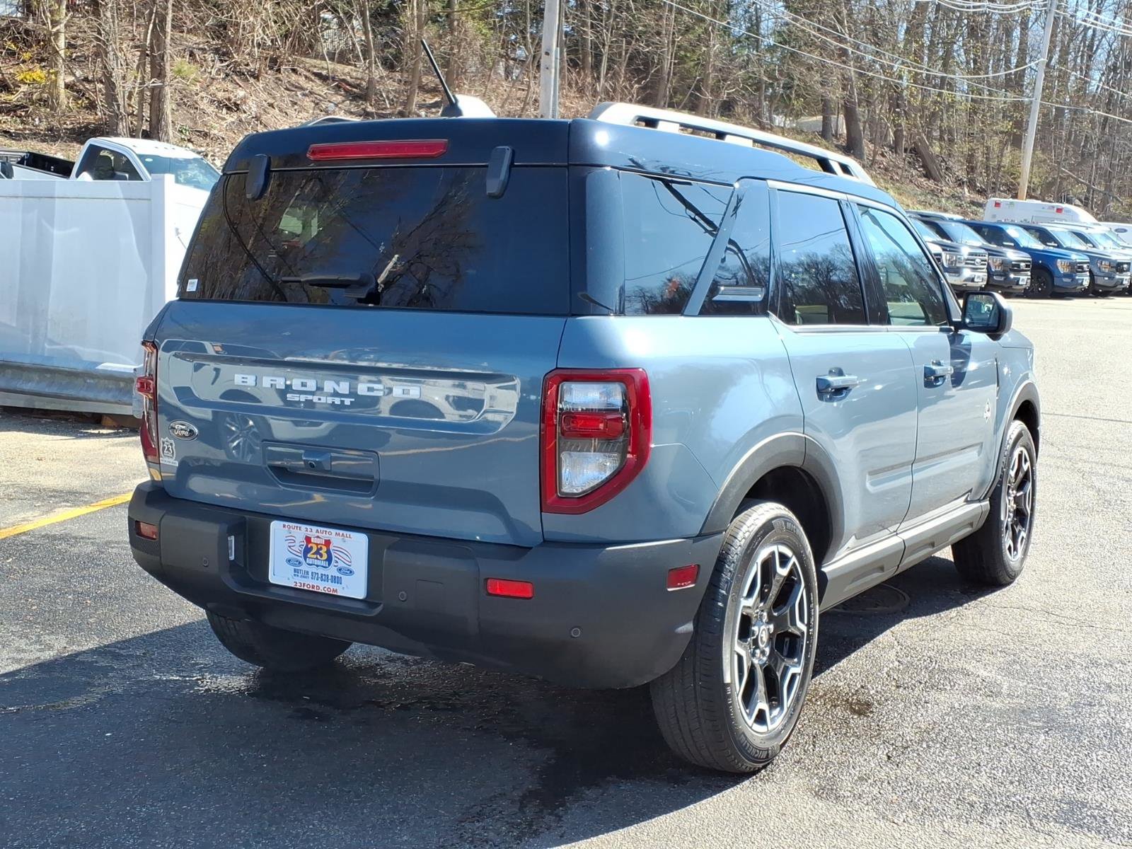 Certified 2025 Ford Bronco Sport Outer Banks w/ Outer Banks Tech Package+ AWD/4WD image 8