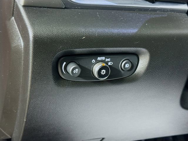 Used 2020 Chevrolet Traverse LT w/ LPO, Floor Liner Package image 10