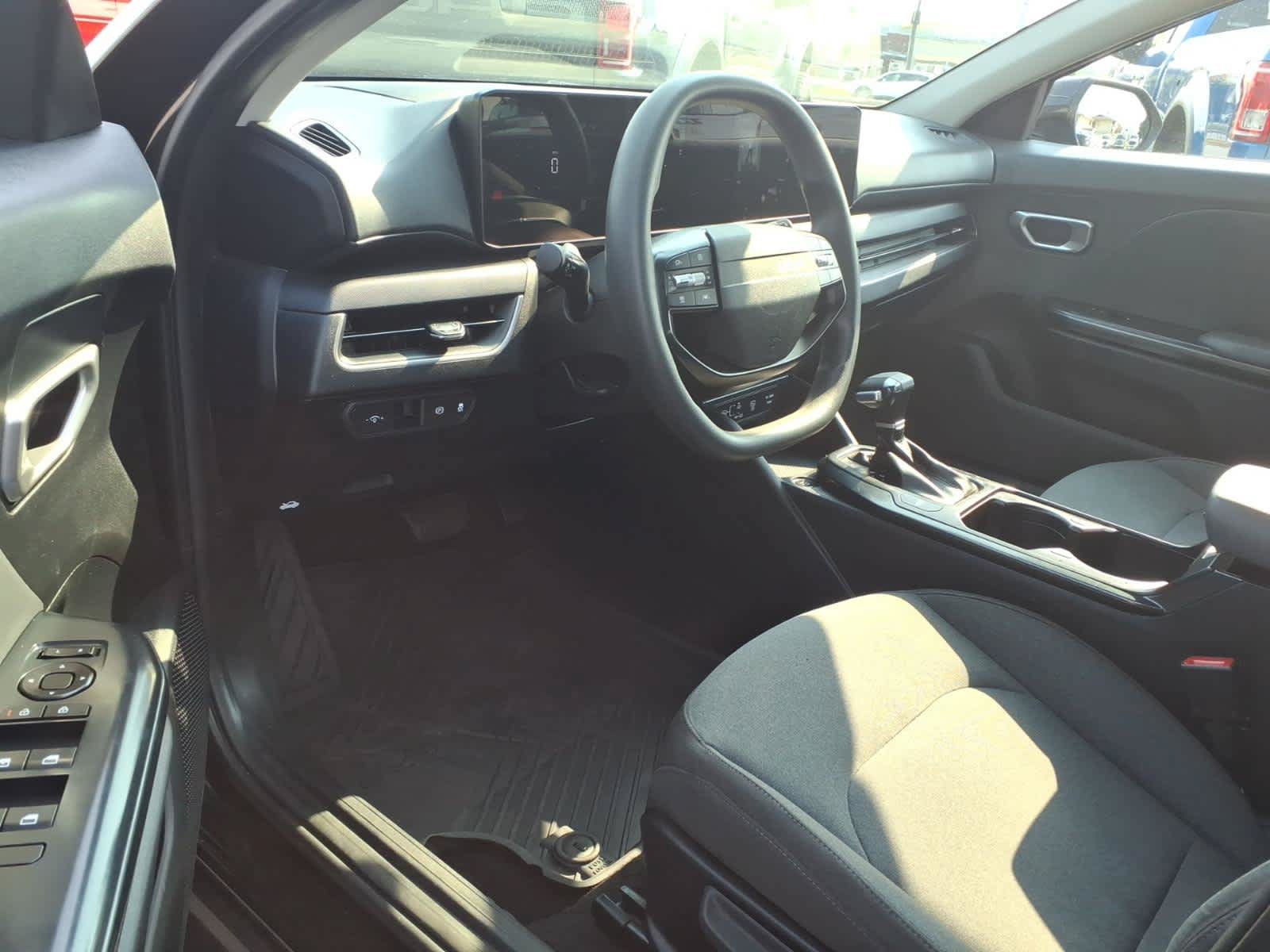 Used 2025 Kia K4 FWD image 6