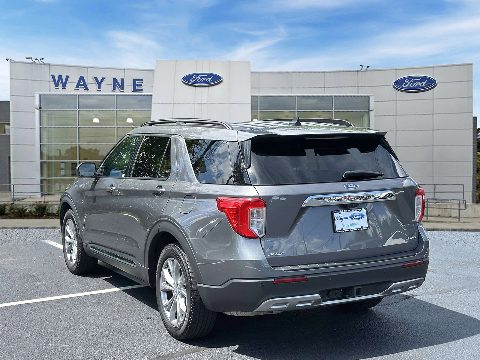 Certified 2023 Ford Explorer XLT w/ Equipment Group 202A AWD/4WD image 4