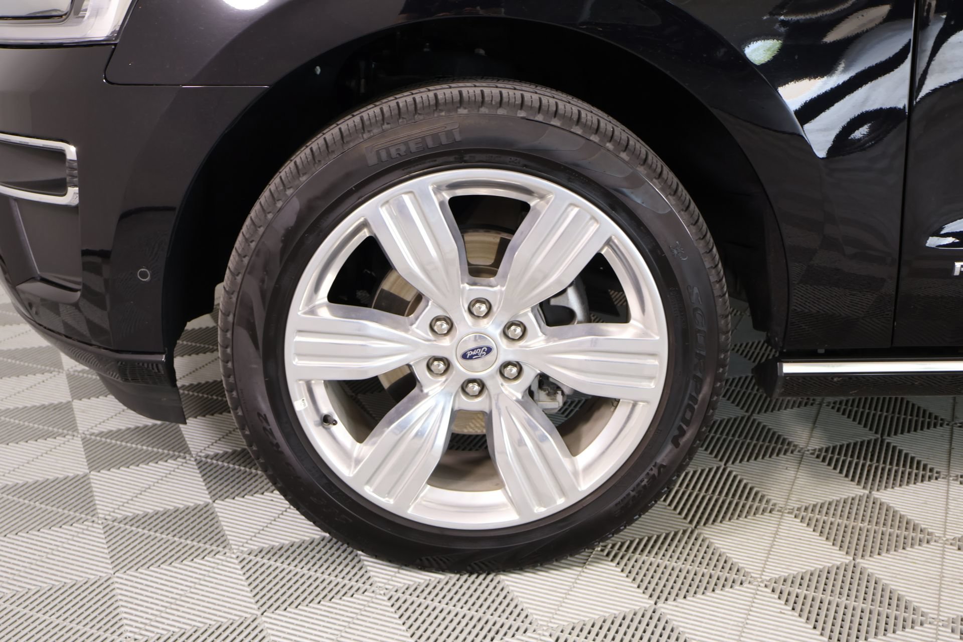Certified 2024 Ford Expedition Platinum AWD/4WD image 19