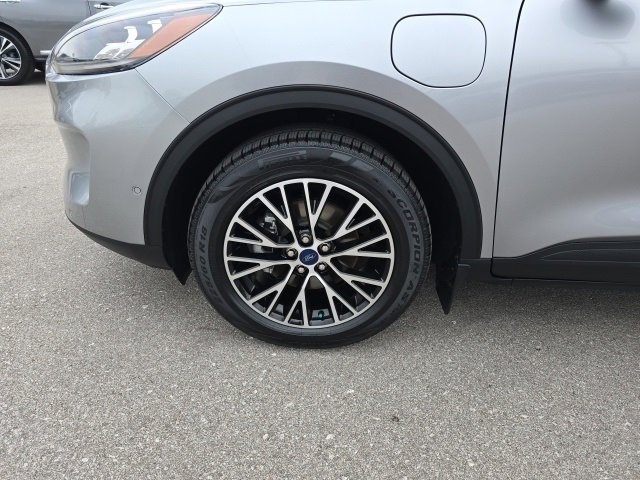 Certified 2022 Ford Escape Titanium w/ Titanium Premium Package image 9