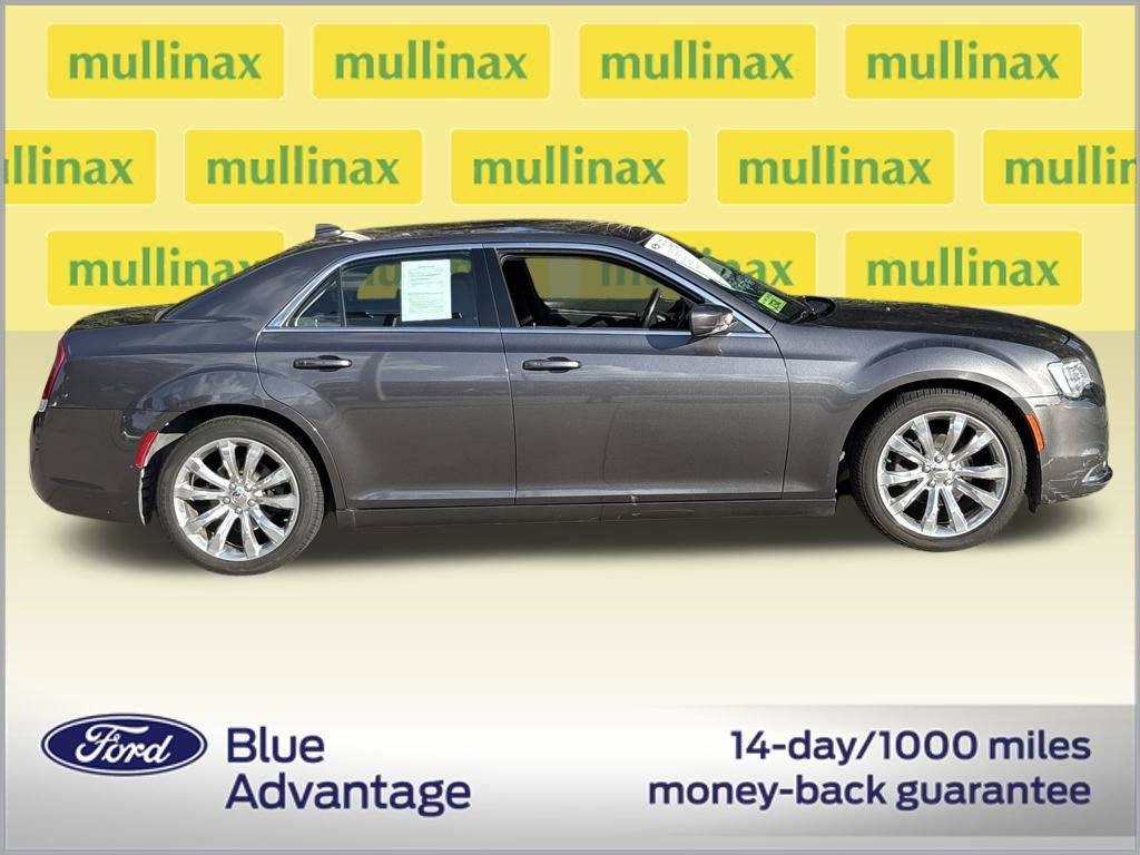 Used 2019 Chrysler 300 Touring L w/ Quick Order Package 22F image 2
