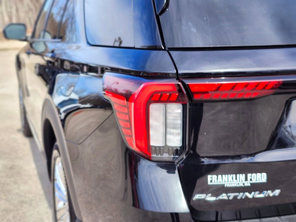 Certified 2025 Ford Explorer Platinum w/ LUX Leather Package image 9