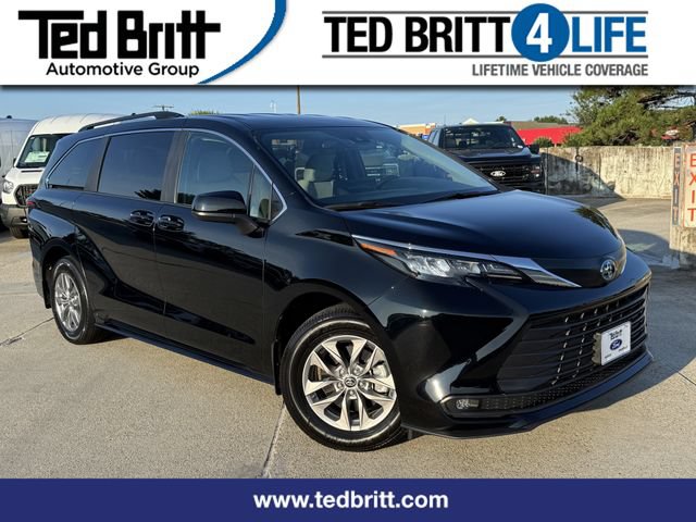 Used 2025 Toyota Sienna LE