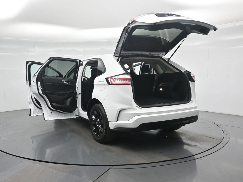 Certified 2023 Ford Edge SE w/ Black Appearance Package image 55