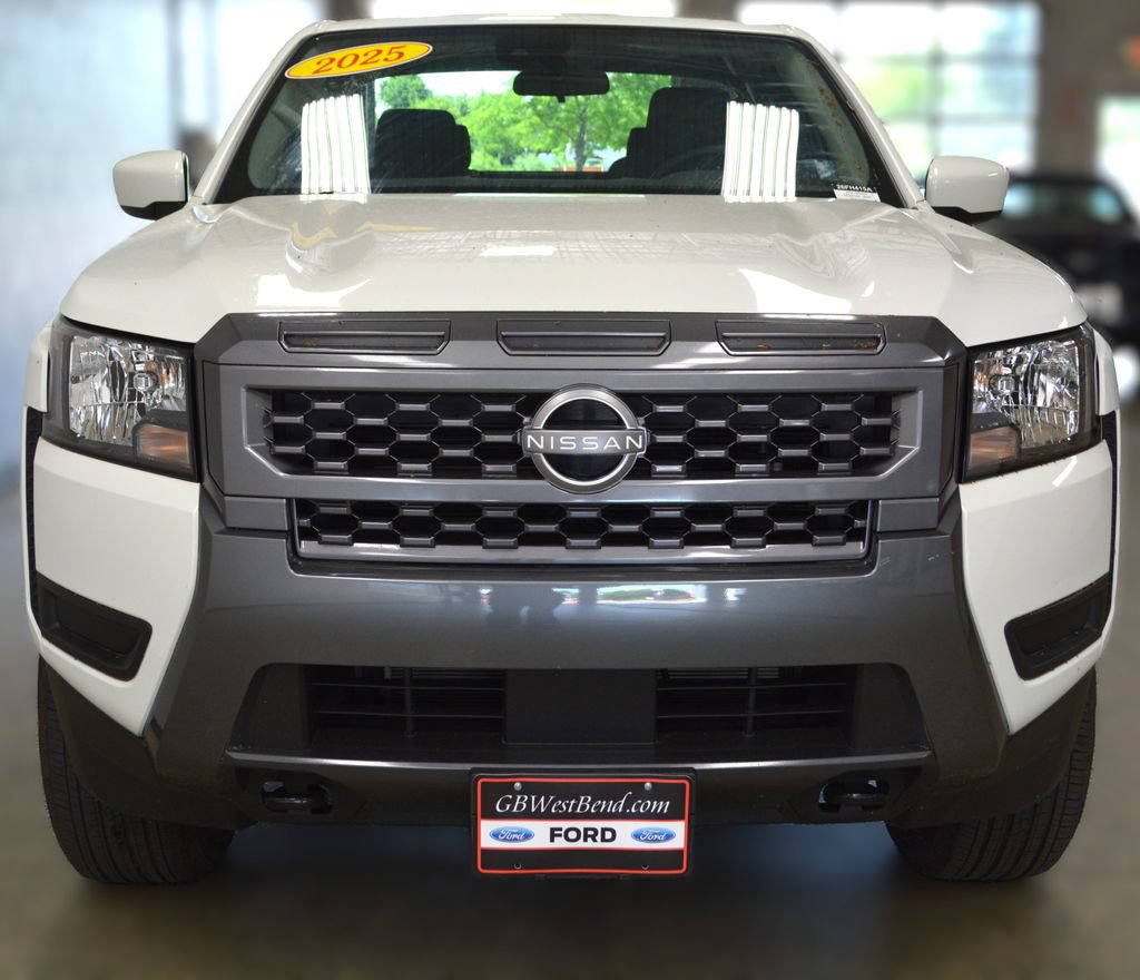 Used 2025 Nissan Frontier SV AWD/4WD image 6