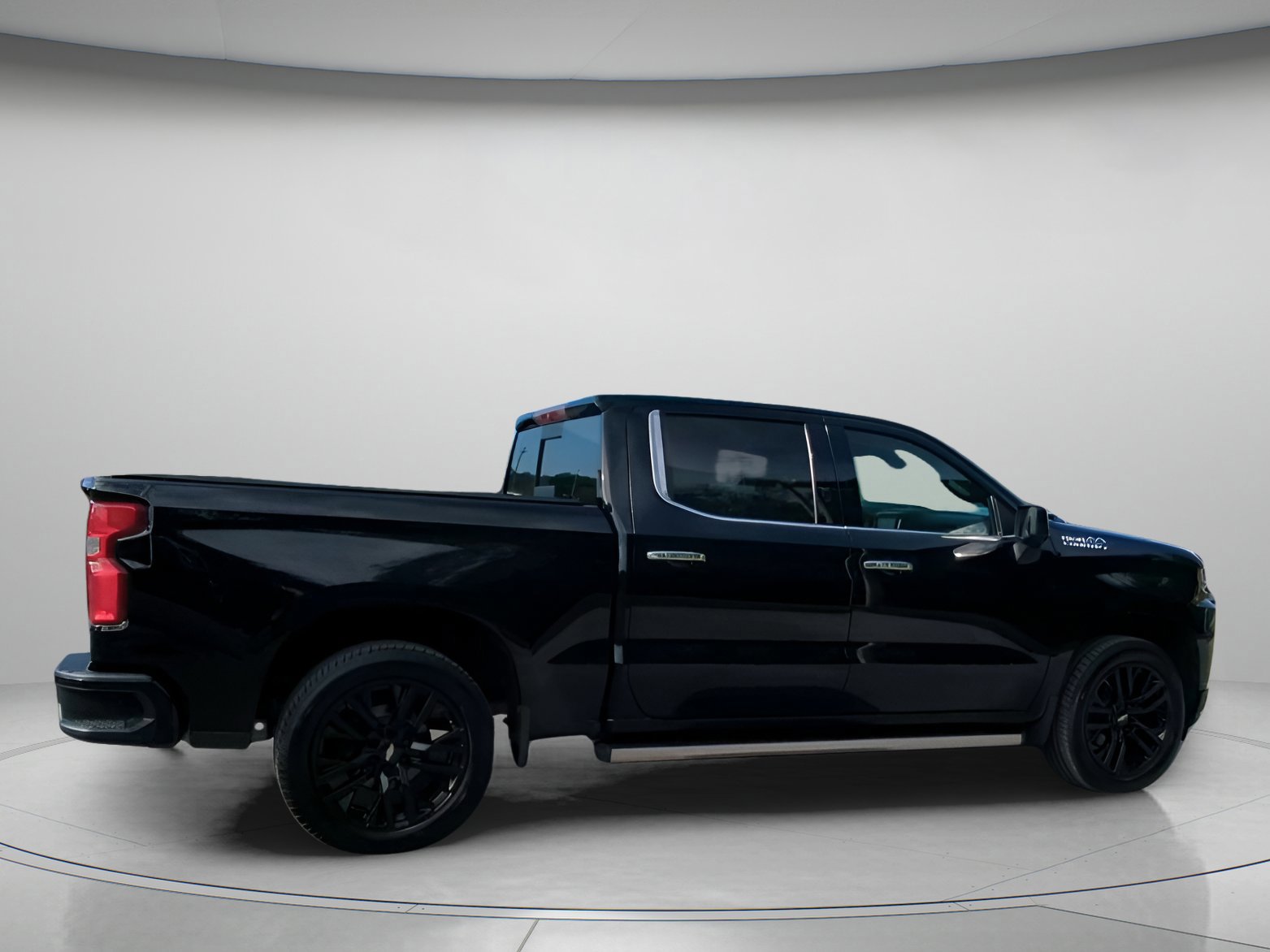 Used 2019 Chevrolet Silverado 1500 High Country w/ Technology Package image 25