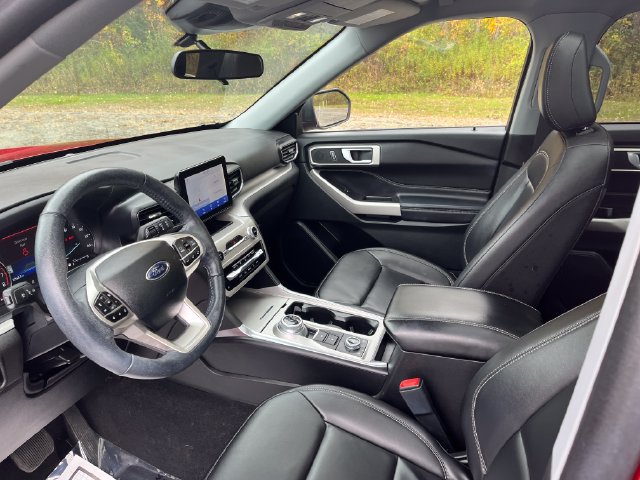 Certified 2023 Ford Explorer XLT w/ Equipment Group 202A AWD/4WD image 13