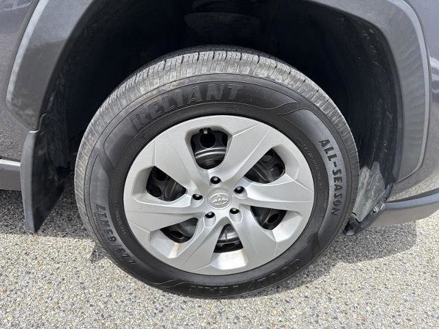Used 2024 Toyota RAV4 LE AWD/4WD image 18