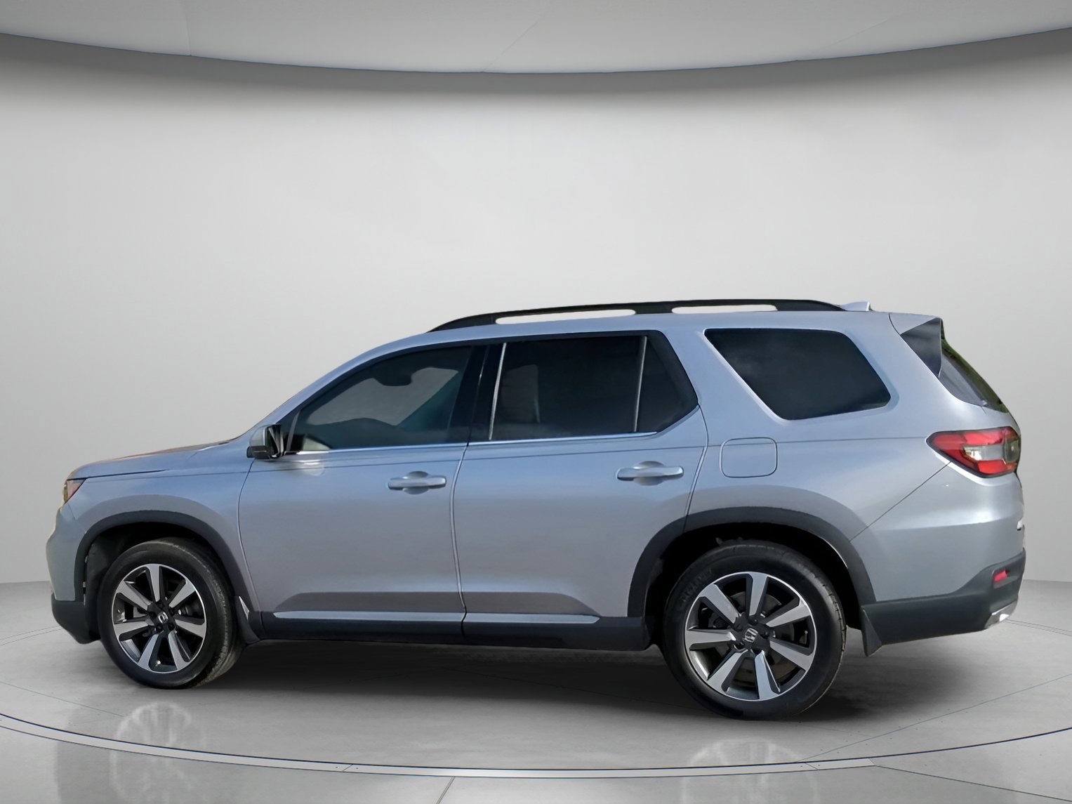 Used 2024 Honda Pilot Touring image 10