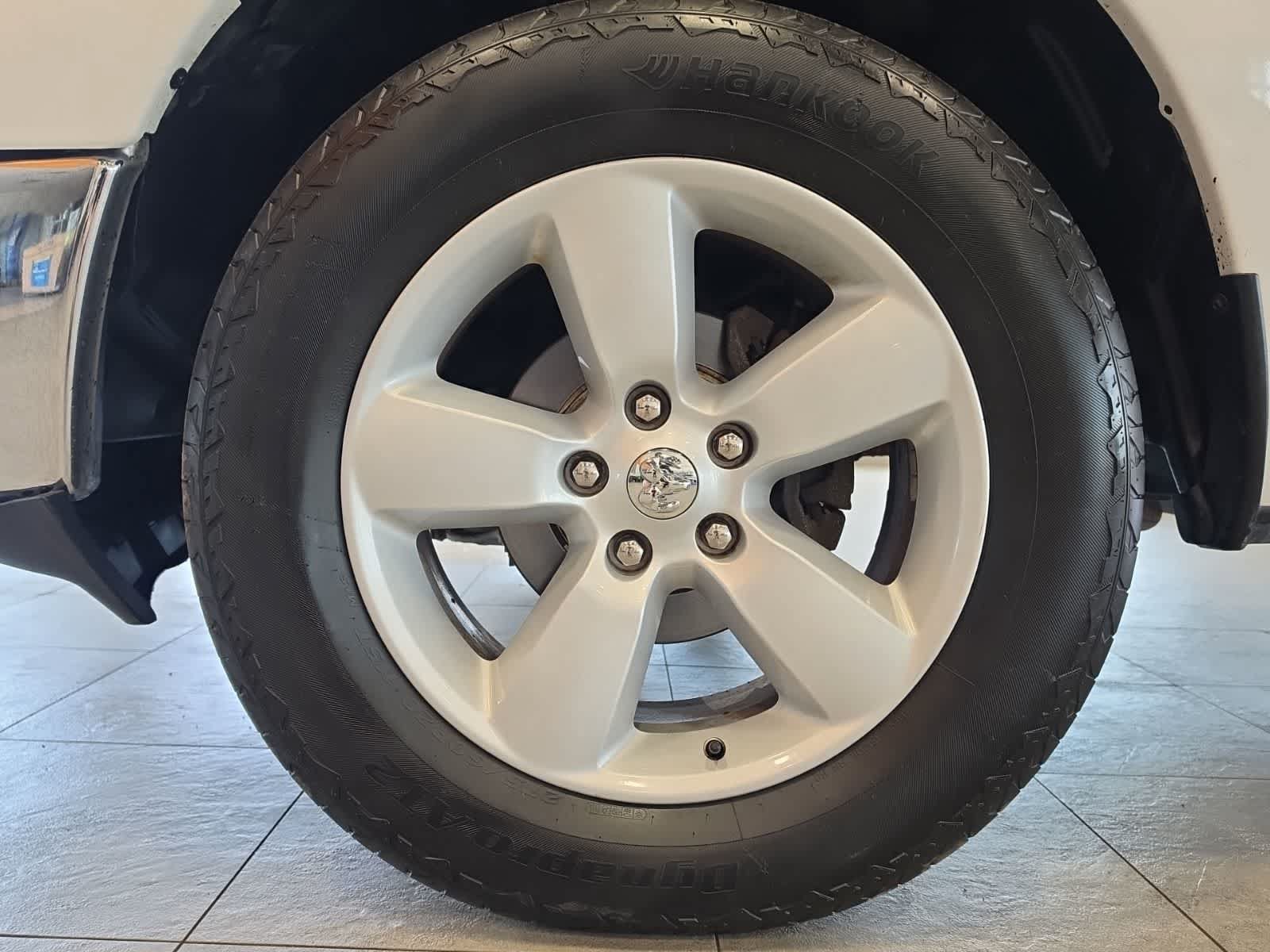 Used 2022 RAM 1500 Classic SLT AWD/4WD image 13