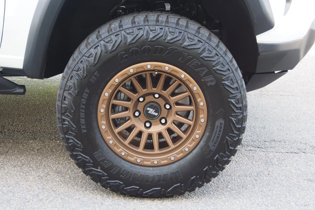 Used 2026 Chevrolet Colorado ZR2 w/ Technology Package AWD/4WD image 10