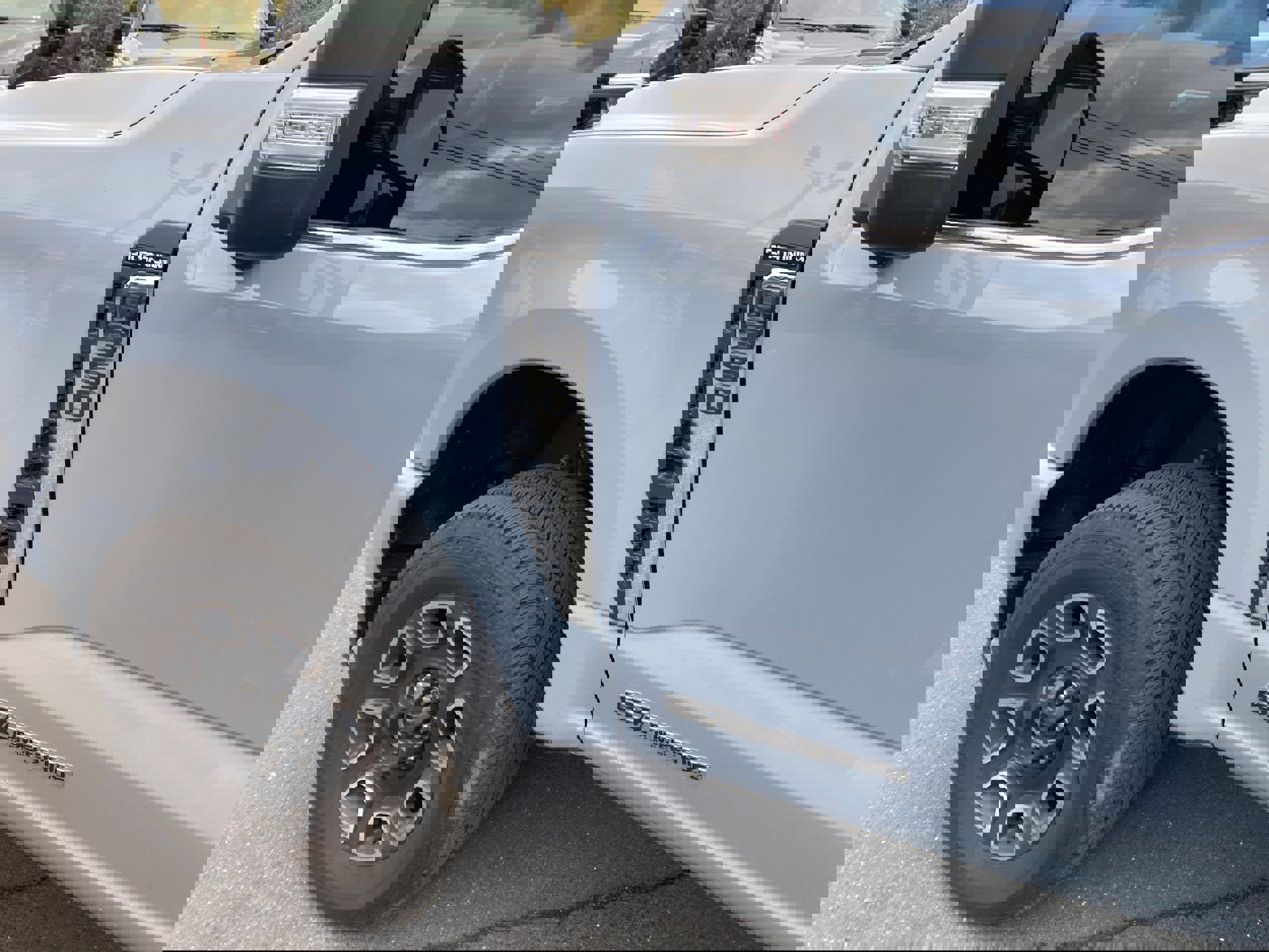 Certified 2024 Ford F350 Platinum w/ FX4 Off-Road Package image 8